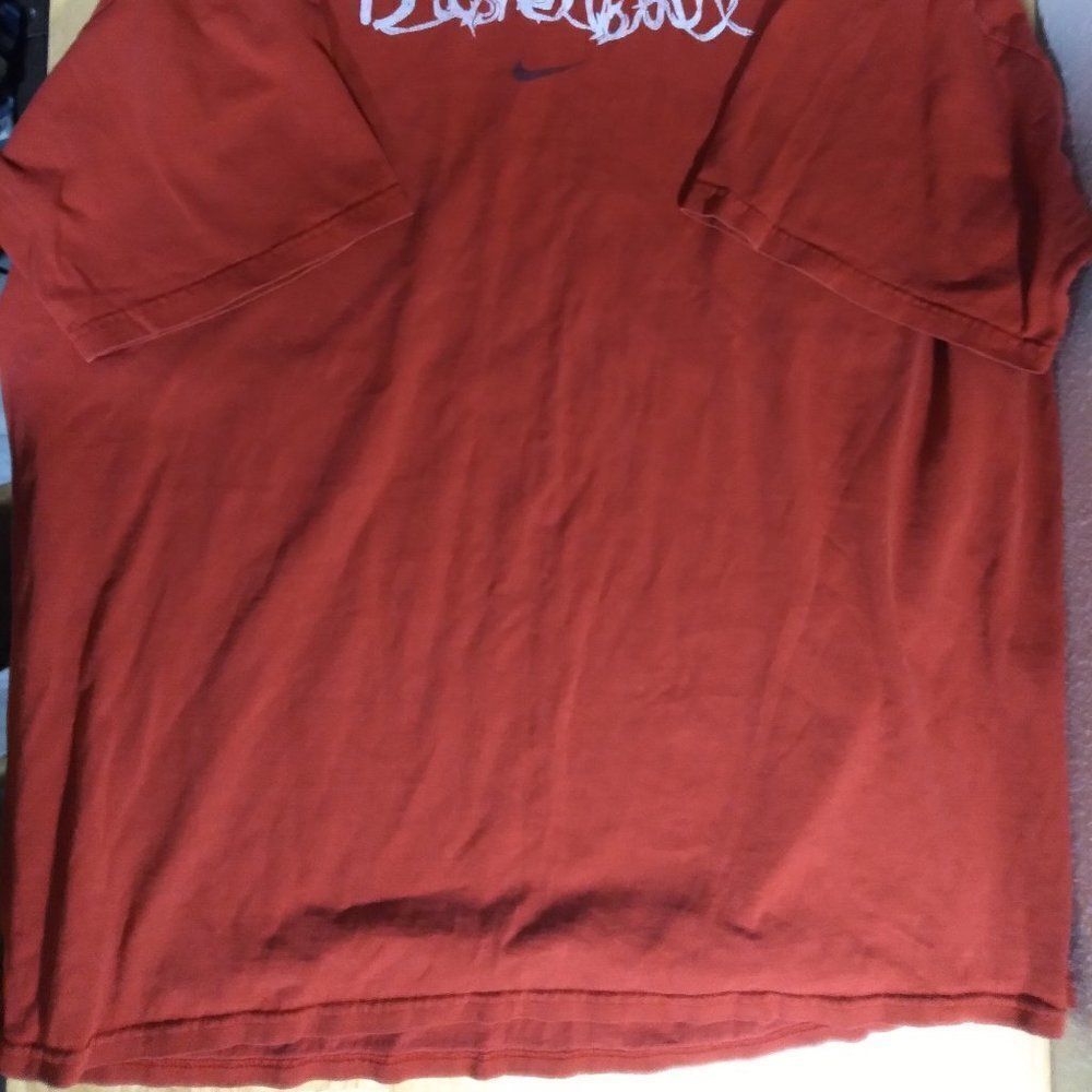 Vintage Nike Basketball Barbed Wire Spell Out Logo T-Shirt - Picture 4 of 9